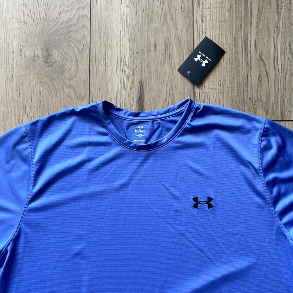 NWT Under Armour Periwinkle Polyester and Elastane T-Shirt